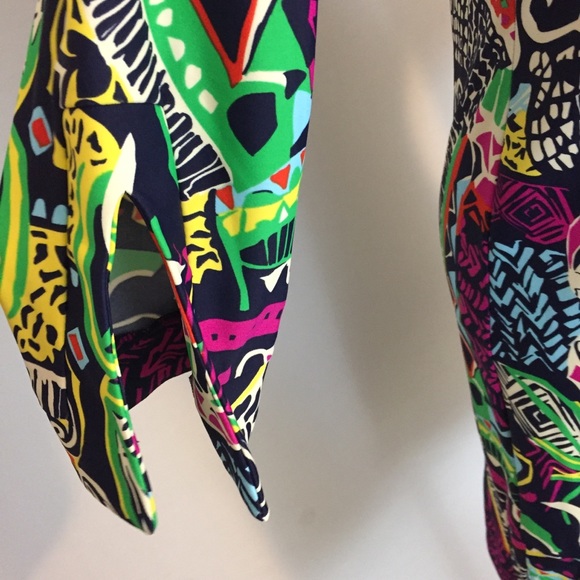 ✨ MAKE OFFER ✨

{JUDE CONNALLY} ABSTRACT PRINTED TUNIC DRESS - Picture 4 of 9